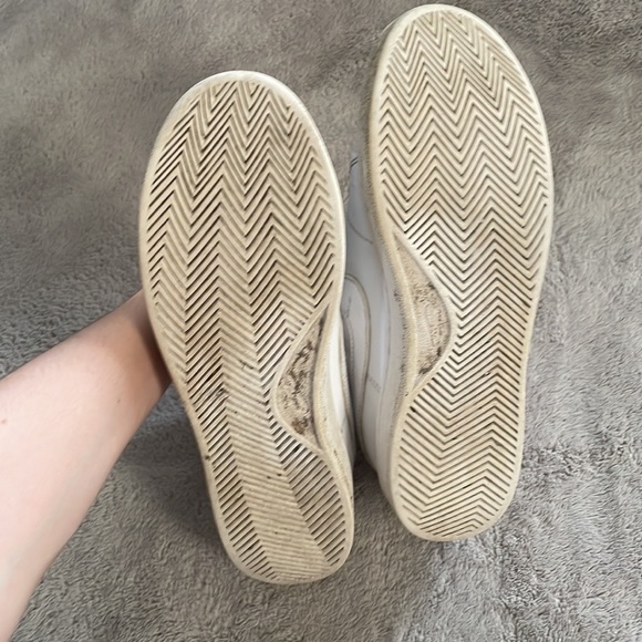 NIKE White Lace-up Sneakers - Picture 7 of 7